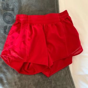 Lululemon Hotty Hot 4 in shorts